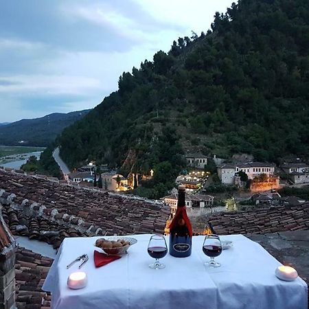 Guest House Panorama 베라트 외부 사진