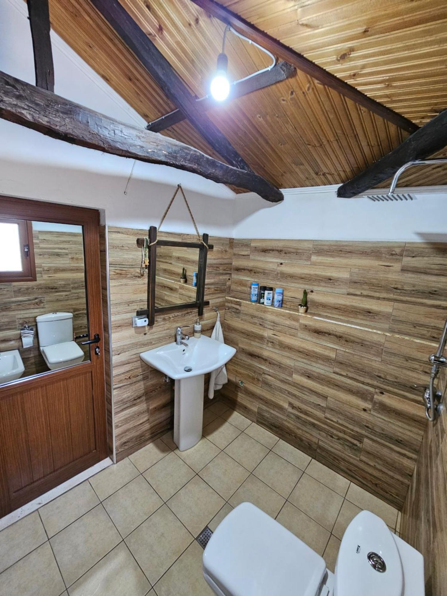Guest House Panorama 베라트 외부 사진