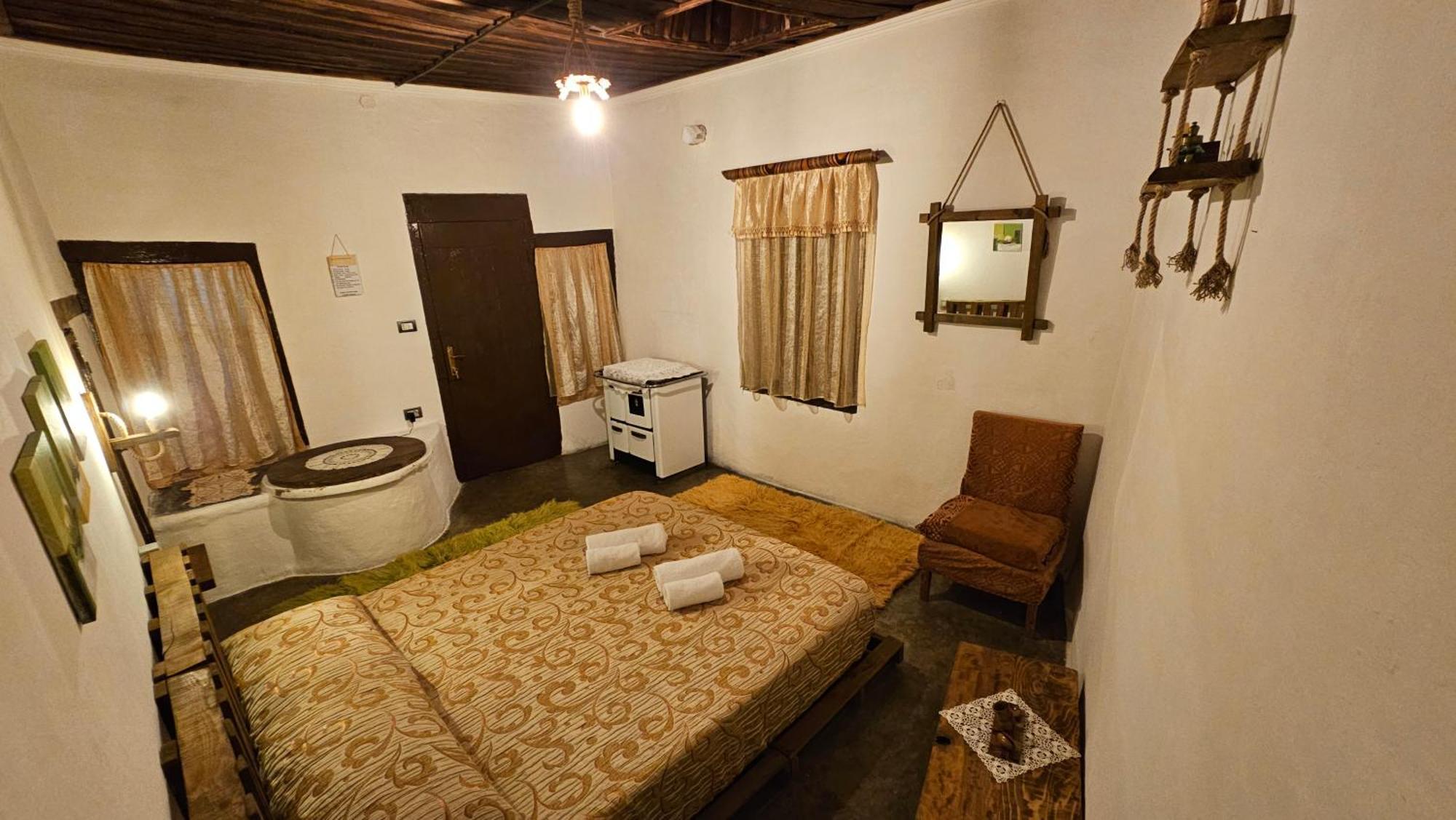 Guest House Panorama 베라트 외부 사진