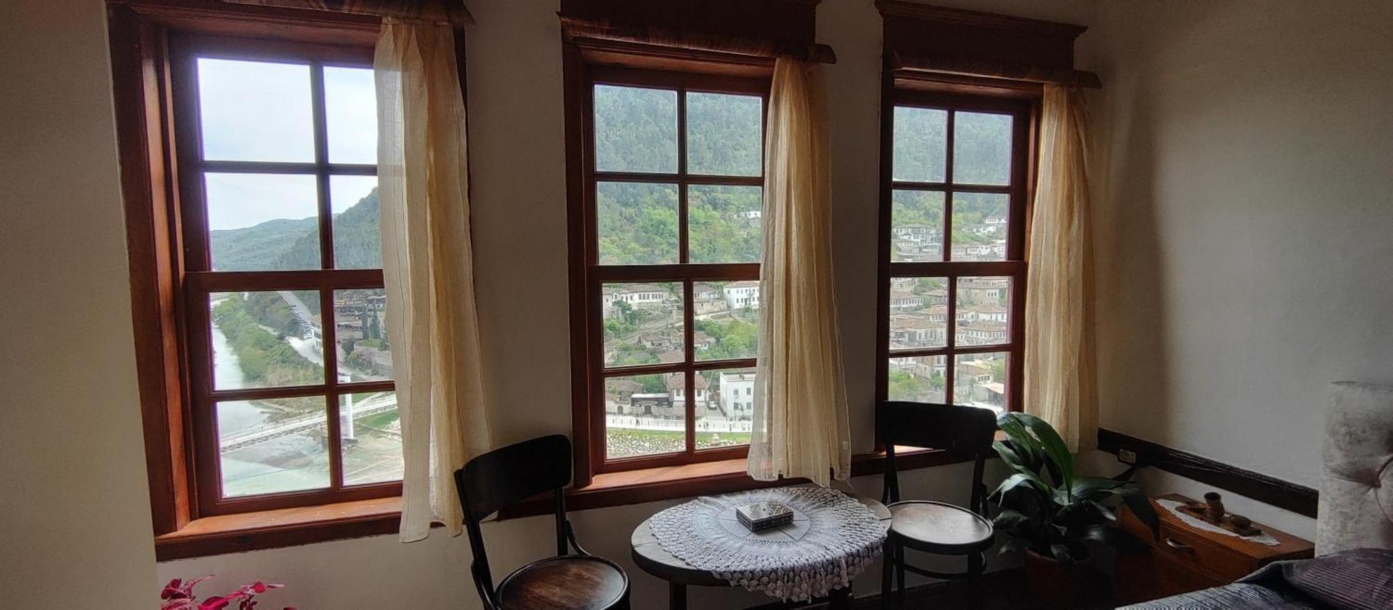 Guest House Panorama 베라트 외부 사진