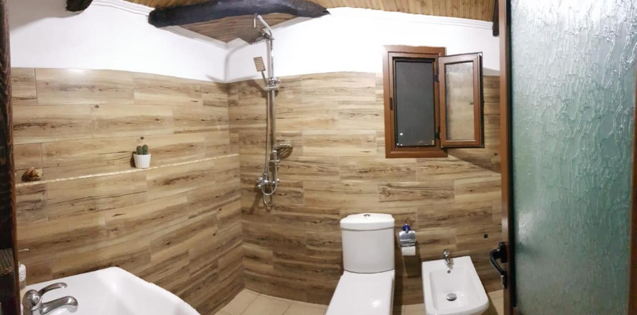 Guest House Panorama 베라트 외부 사진