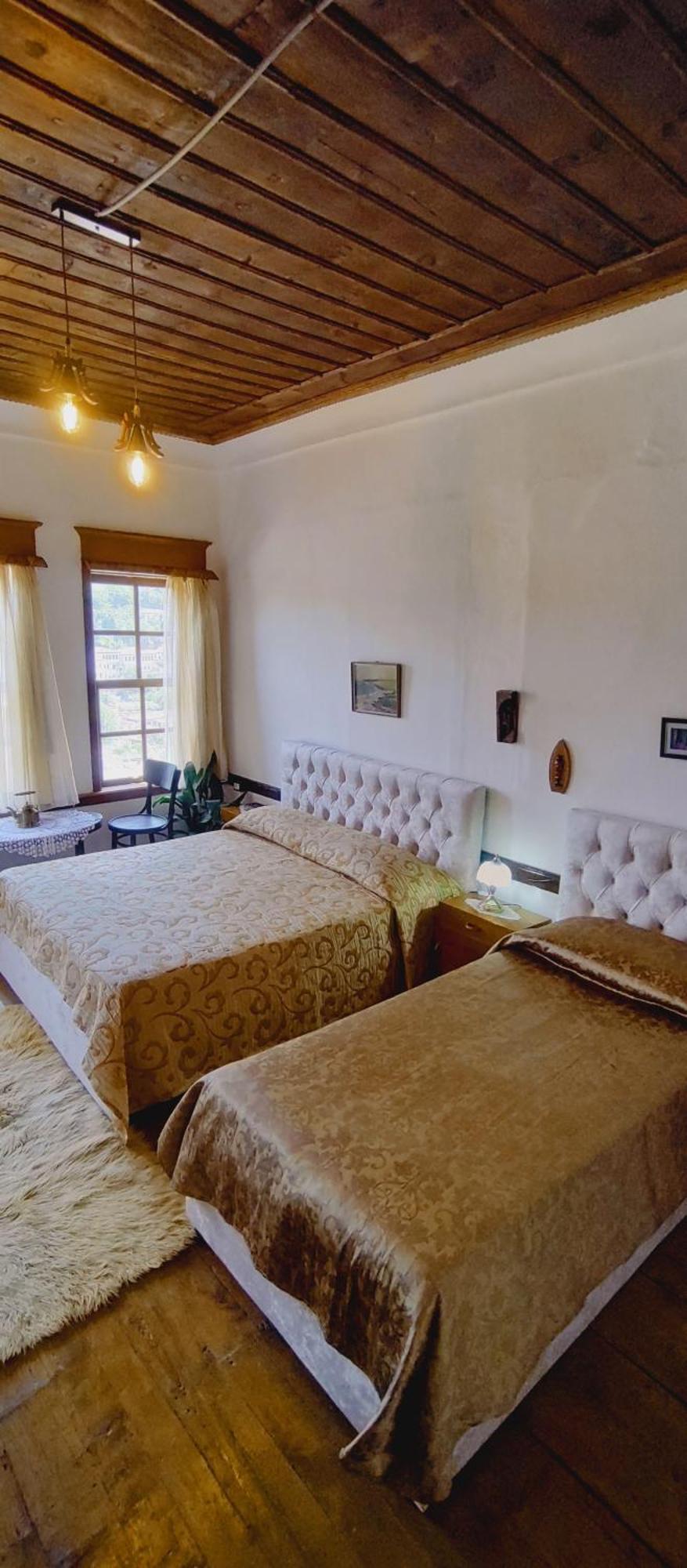 Guest House Panorama 베라트 외부 사진