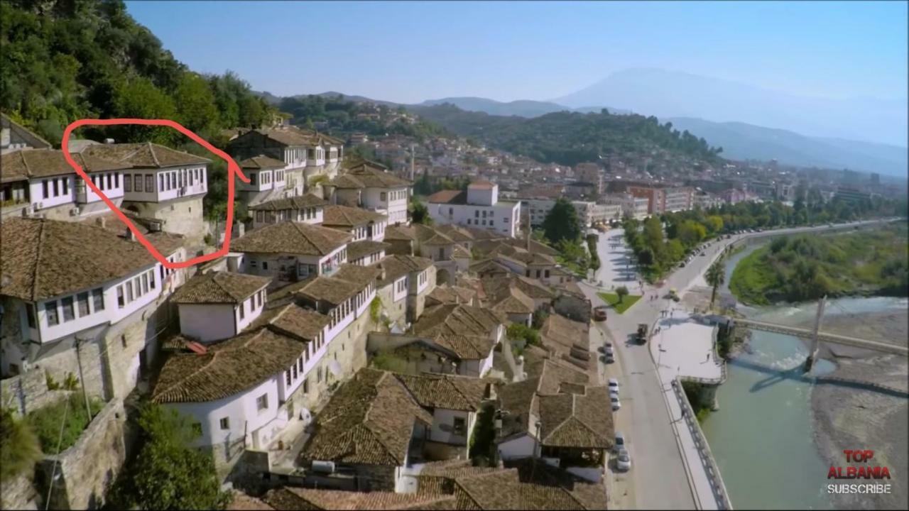 Guest House Panorama 베라트 외부 사진
