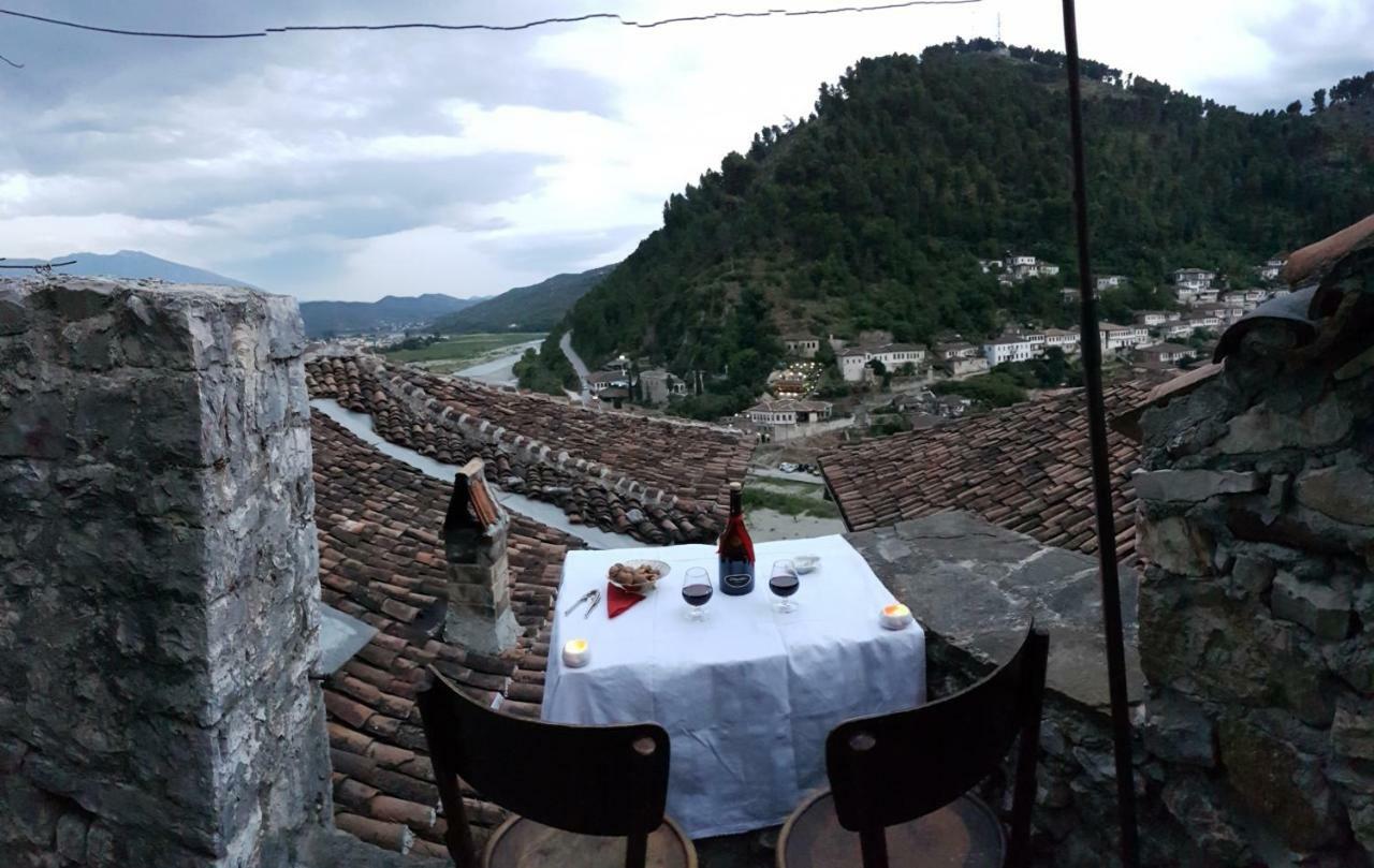 Guest House Panorama 베라트 외부 사진