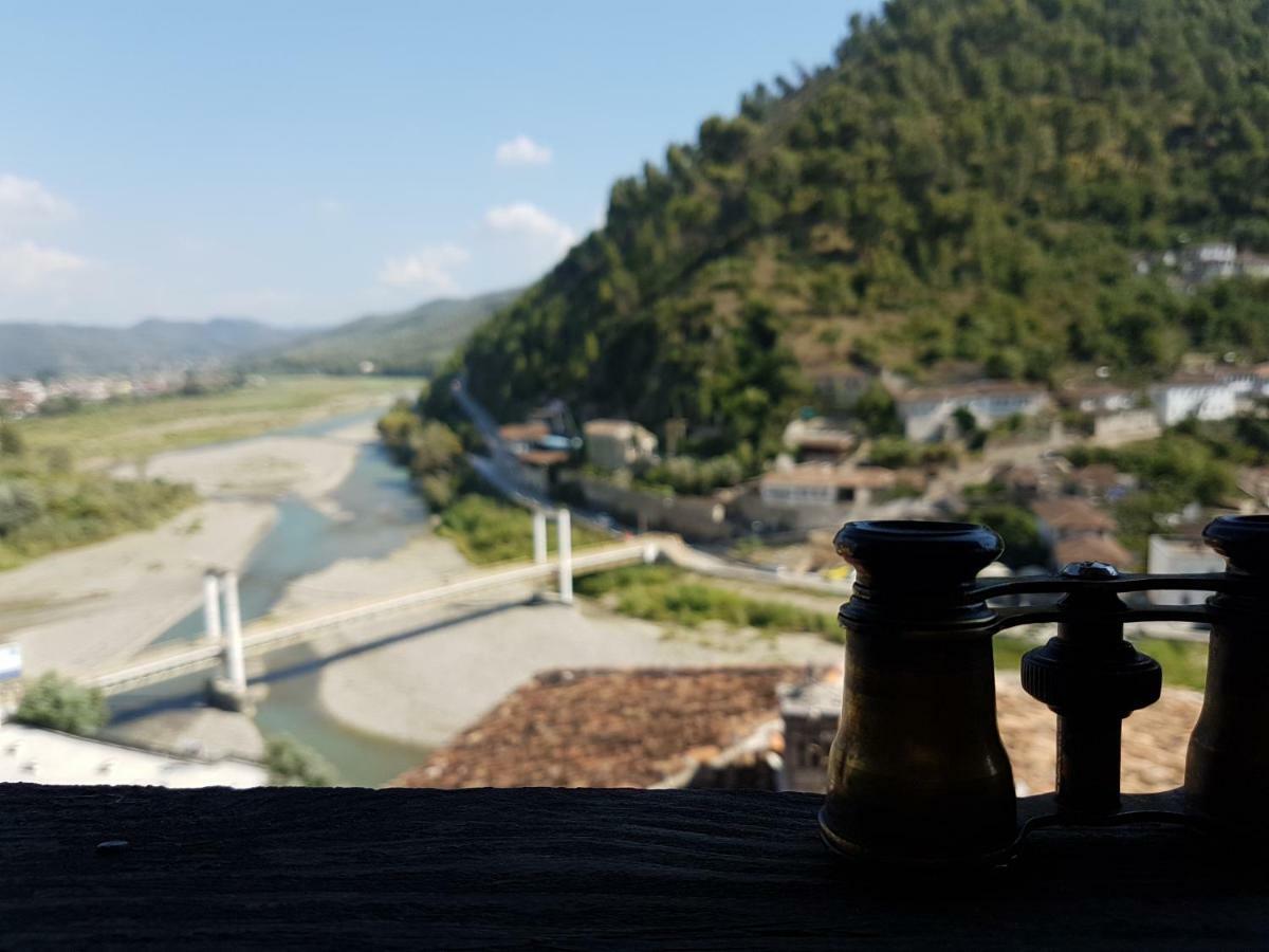 Guest House Panorama 베라트 외부 사진